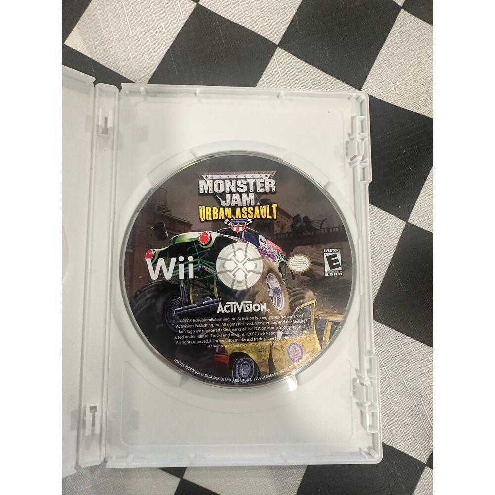 Lot of 2 monster jam Wii games urban assault and path of destruction - Picture 3 of 4